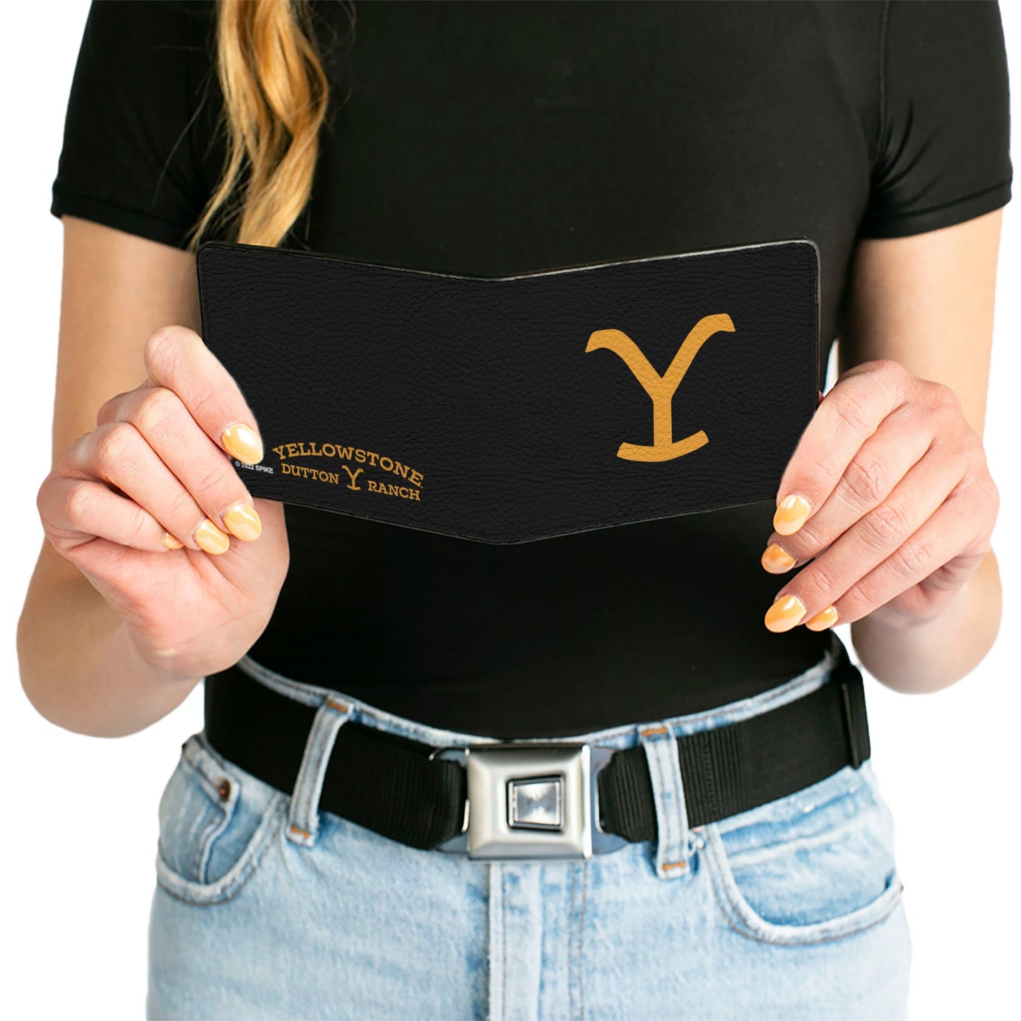 Yellowstone wallet ID window and billfold compartment detail