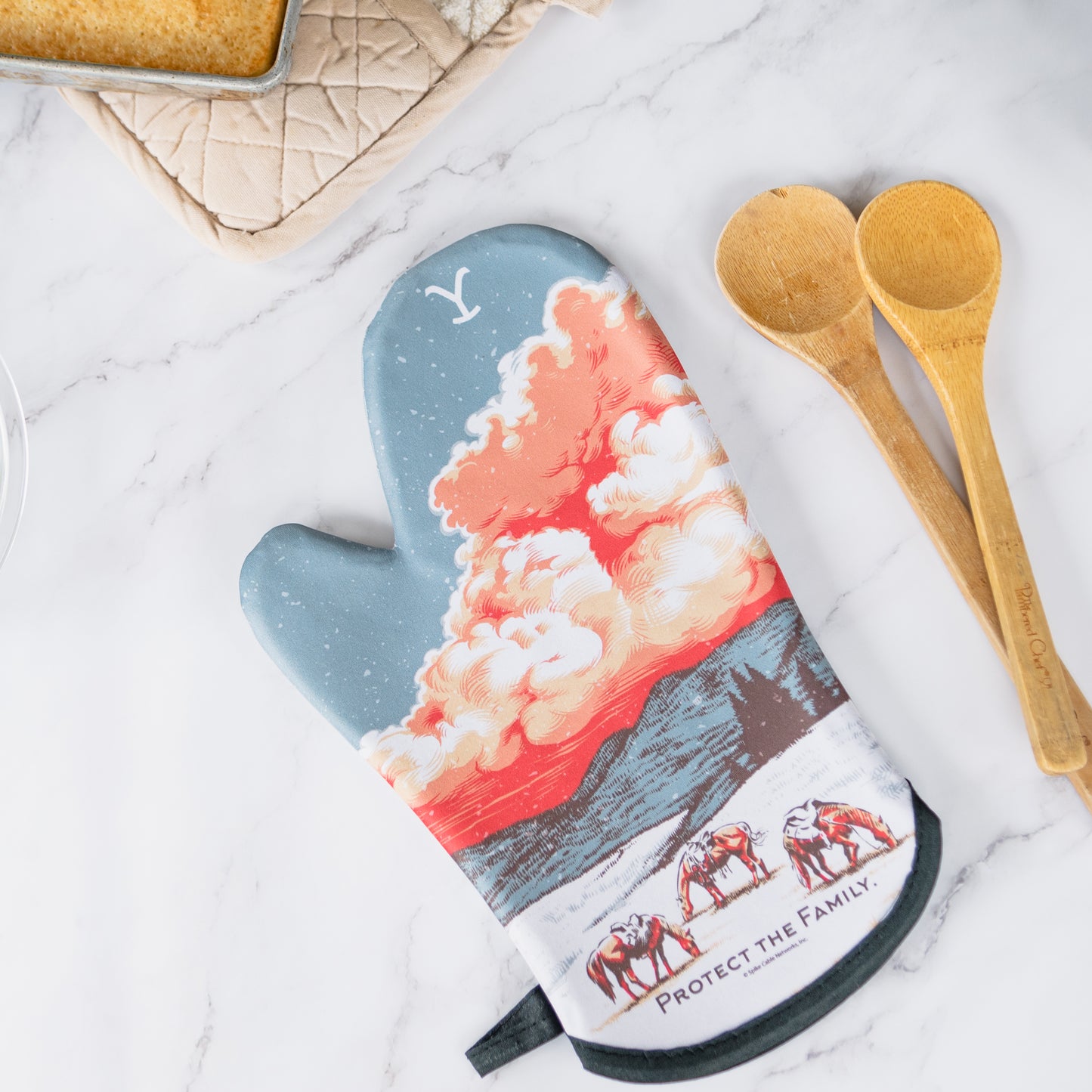 Yellowstone Protect the Family Oven Mitt